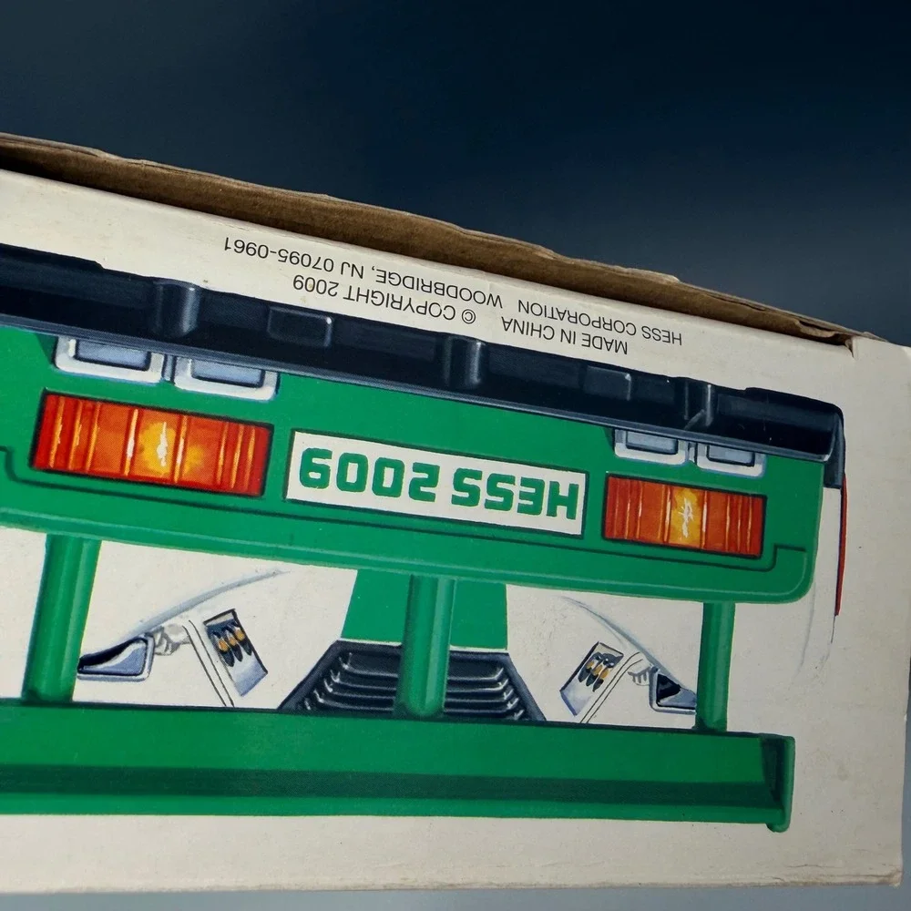 Hess 2009 Race Car and Racer Toy‎ Set Green White Flashing Lights Sounds Motor
